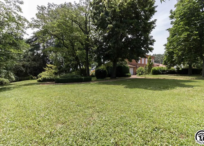 Les Pyrenees * Aurin